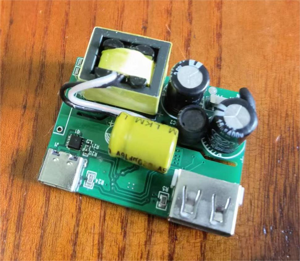 A+C 口 20W PD 快充排插方案